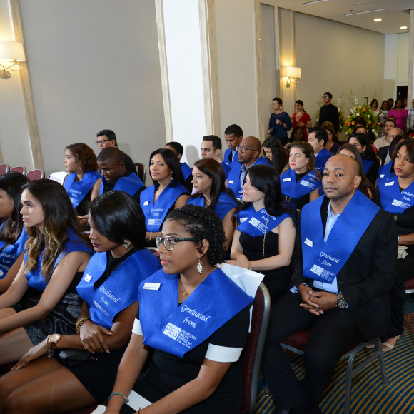 Progressive English gradúa 103 nuevos profesionales del idioma inglés